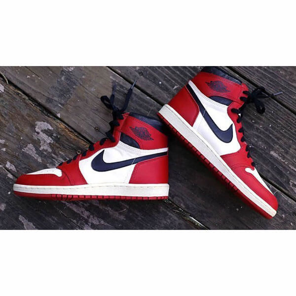 ナイキ エアージョーダン シカゴ スニーカー コピー  JORDAN 1 RETRO HIGH OG "CHICAGO" - エアジョーダン1 シカゴ201017a07